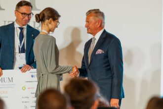 Wiceminister Wziątek na gali stypendialnej Our Future Foundation