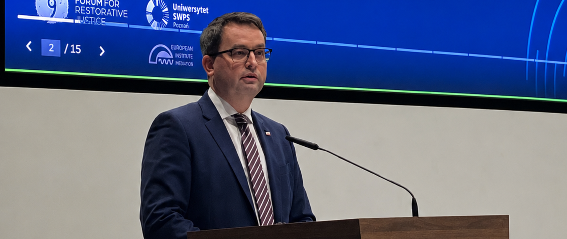 Wiceminister Sławomir Pałka otworzył międzynarodową debatę o sprawiedliwości naprawczej w Poznaniu