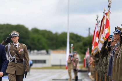 Generał Molenda przekazał dowodzenie cyberwojskami. Nowym dowódcą gen. Chmielewski
