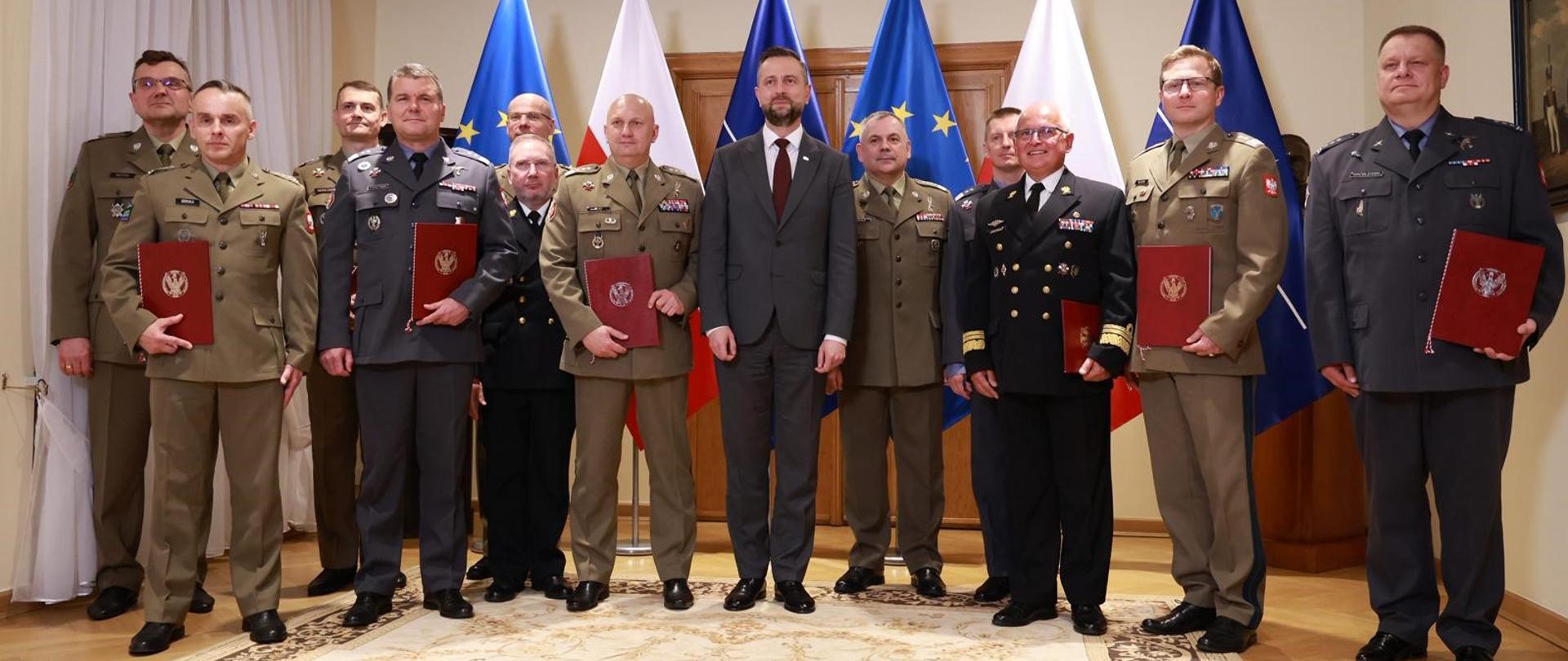 Wicepremier Kosiniak-Kamysz wręczył nominacje kluczowym oficerom Wojska Polskiego