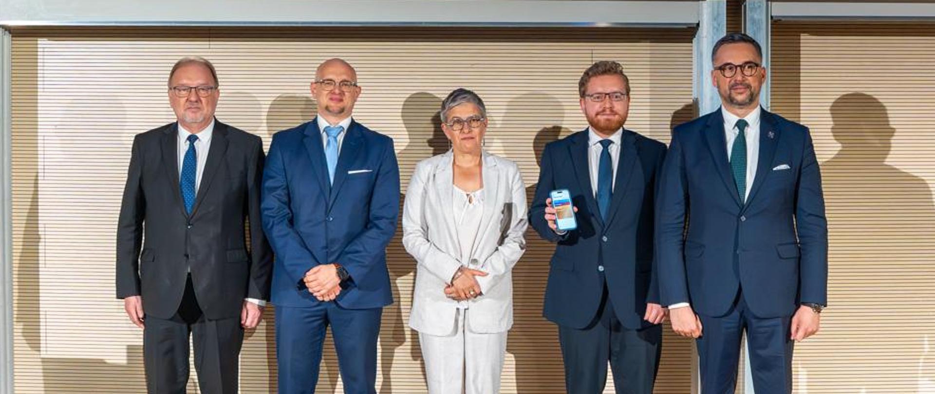 Polska wprowadza elektroniczne dyplomy – rewolucja w szkolnictwie wyższym