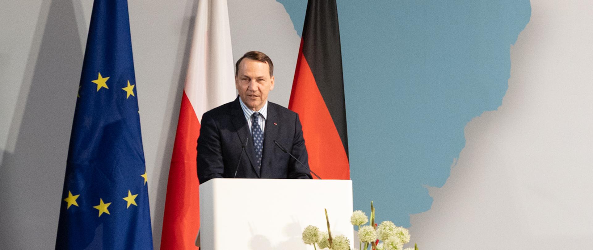 Wicepremier Sikorski w Berlinie: 35 lat Traktatu i nowe wyzwania