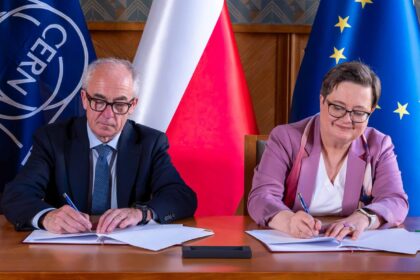 MEN i CERN podpisują umowę o wieloletnim szkoleniu nauczycieli fizyki