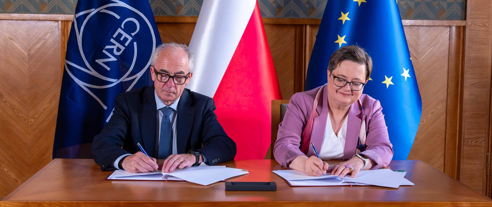 MEN i CERN podpisują umowę o wieloletnim szkoleniu nauczycieli fizyki