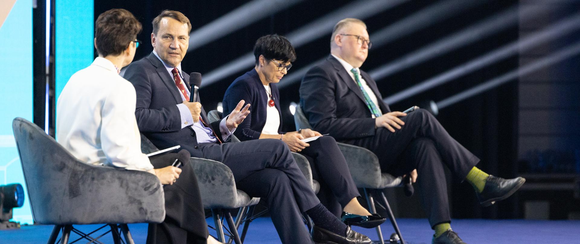 Wicepremier Sikorski na Konferencji Odbudowy Ukrainy w Gdańsku – rozmowy o członkostwie w UE i wsparciu
