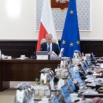 Rząd przyjął pakiet na 2027: płaca minimalna 4950 zł, waloryzacja emerytur i walka z wykluczeniem transportowym