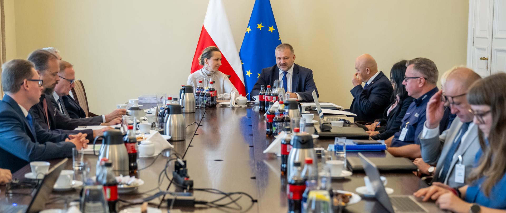 Komisja ds. represji wobec aktywistów zakończyła prace – 1600-stronicowy raport trafił do premiera