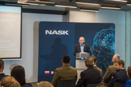 Rusza program szkoleń cyfrowych dla służb mundurowych – AI i cyberbezpieczeństwo priorytetem