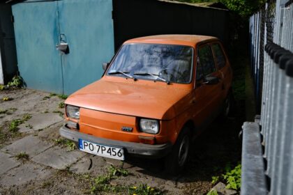 Fiat 126p jako ciągnik rolniczy – nietypowe drugie życie kultowego malucha