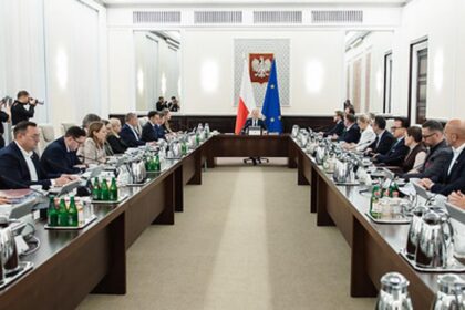 Rząd przyjął pakiet ustaw: walka z greenwashingiem, cyfryzacja związków i ochrona świadków