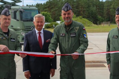 Nowy budynek portu lotniczego w 12 Bazie Bezzałogowych Statków Powietrznych w Mirosławcu