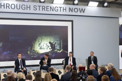 Sikorski w Kijowie: Rosja eskaluje, Europa musi odpowiedzieć wspólnie