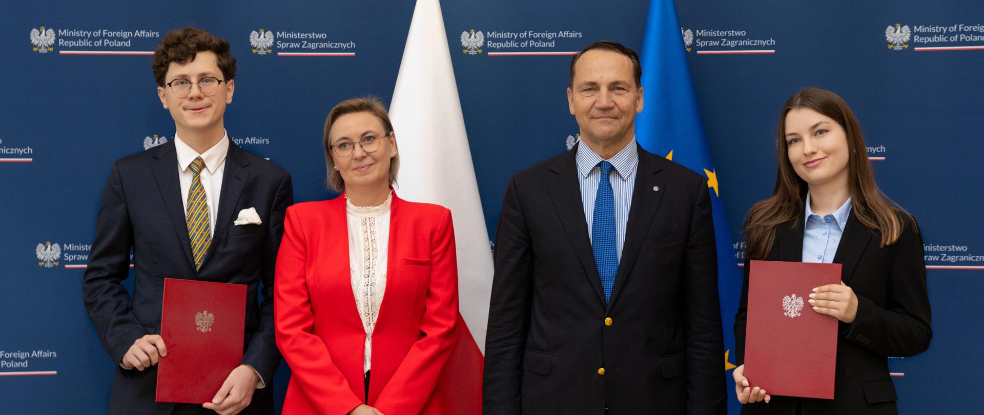 Karolina Fabrikiewicz i Michał Wyrębkowski Młodzieżowymi Delegatami RP przy ONZ