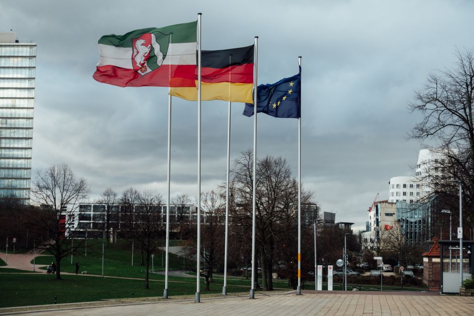 Rząd przyjął projekt nowelizacji ustawy o służbie zagranicznej – zmiany od 2027 r.