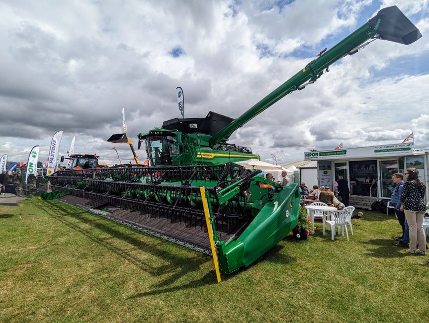 Agro Show 2026 w Bednarach: pokazy polowe, Tractor Pulling i finał „Studenta na Medal”