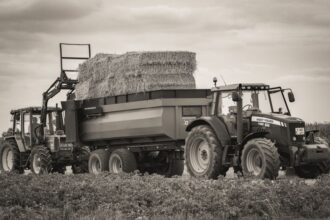 Krone odświeża serię GX. Elektronika i elektryczne kierowanie w przyczepach transportowych