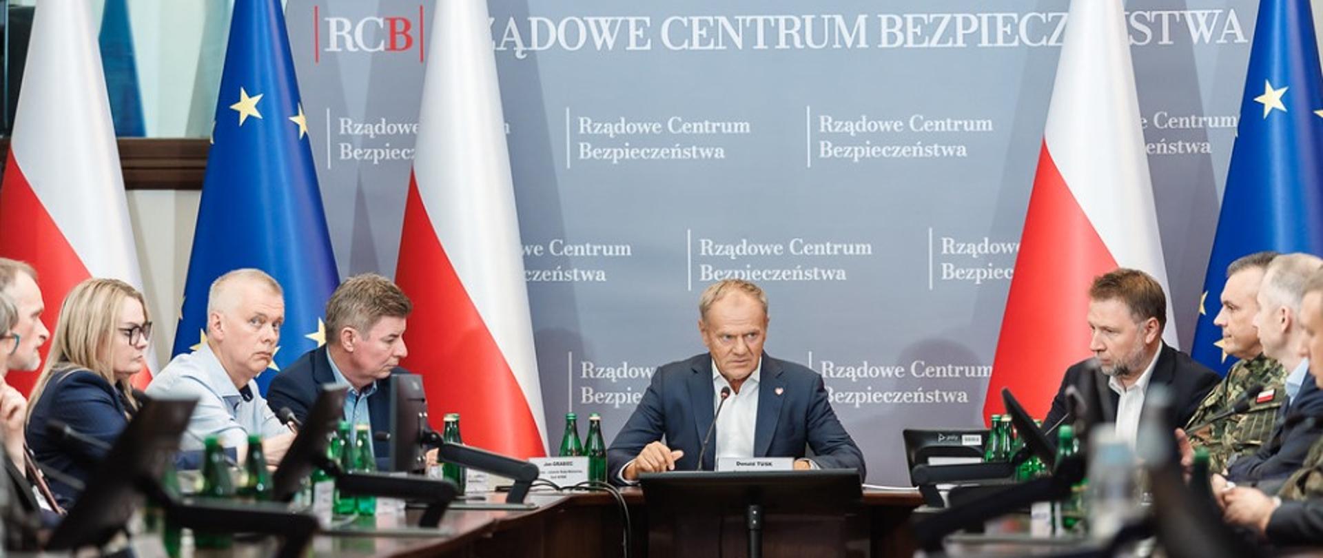 Atak 2 km od polskiej granicy. Tusk zwołuje odprawę w RCB