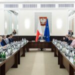 Rząd zaostrza zasady najmu krótkoterminowego i szuka surowców krytycznych