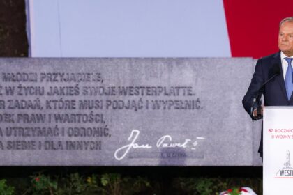 Premier Tusk na Westerplatte: Nie możemy zostawić Ukrainy samotnie